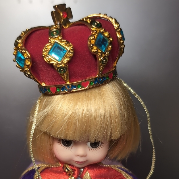 Madame Alexander 8" Doll It's Good To Be Queen Mary Engelbreit Collection 2000 - Picture 3 of 8